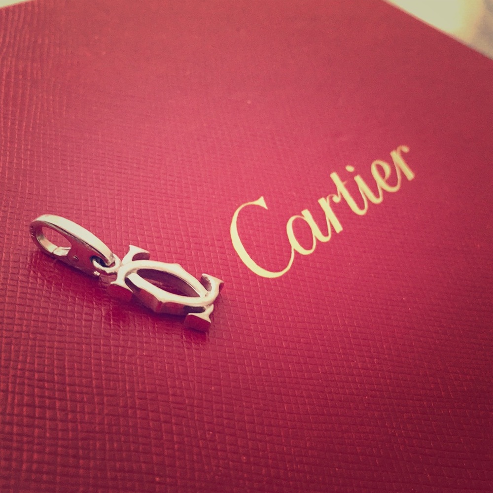 Cartier classic logo pendant/charm (white gold)